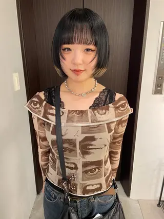 ショート カラー MIU/ルーツカラー 顔まわりレイヤーのヘアスタイル