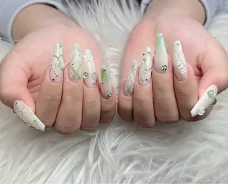 ネイル Lenie Nail Salonのネイルデザイン