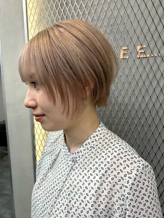 カラー 博多ブリーチ× 透明感/縮毛矯正のヘアスタイル