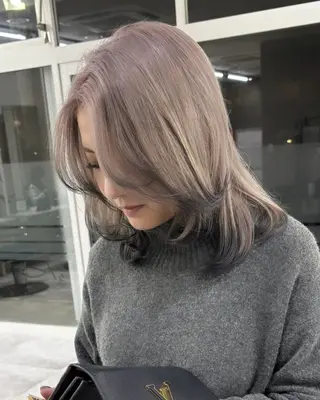 ミディアム カラー SUZU/岡山/矯正 ブリーチ/レイヤーのヘアスタイル