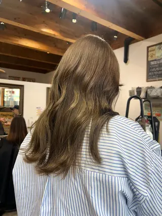 セミロング カラー 透明感カラー🪽 mioのヘアスタイル