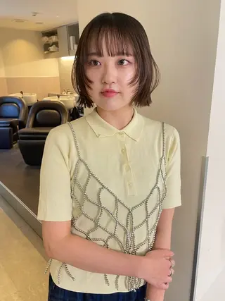 ショート カラー MIU/ルーツカラー 顔まわりレイヤーのヘアスタイル