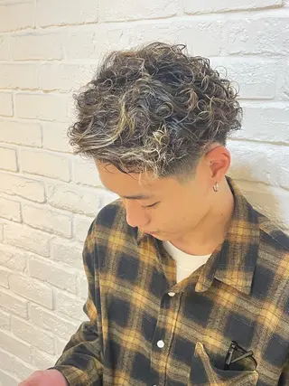 パーマ メンズ 辻野 光希のヘアスタイル