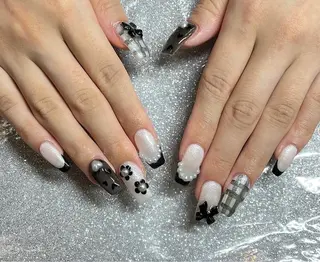 ネイル VIERU 🌈🎀💖のネイルデザイン