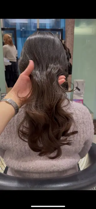 セミロング パーマ コテ巻き風パーマ✨ 韓国ヘア🤎近下菜央のヘアスタイル