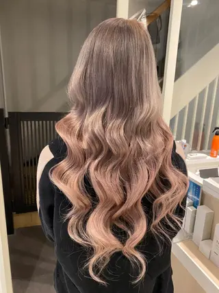 ロング 🌈評価No.1🌈 艶髪カラー❌エクステのヘアスタイル