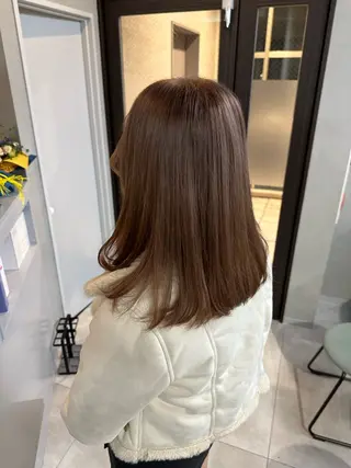 ミディアム カラー りおん レイヤー/ベージュのヘアスタイル