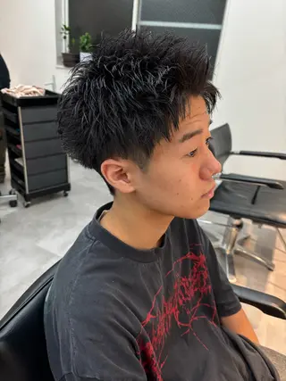 メンズ フェザーパーマ/韓国 /メンズカット/保立のヘアスタイル