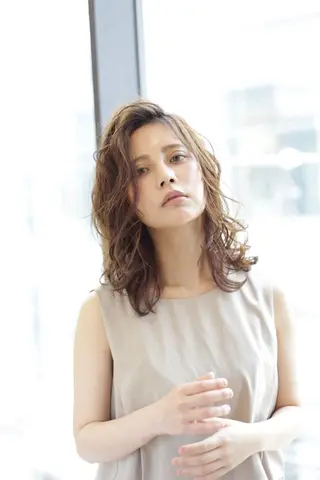 ミディアム 宮内 真乃のヘアスタイル