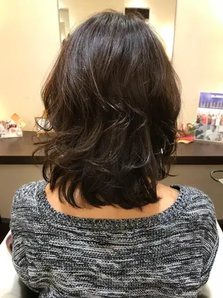 ミディアム カラー BIANCO北堀江 AKANEのヘアスタイル
