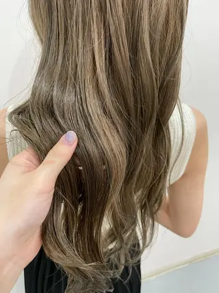 ロング カラー akane .のヘアスタイル