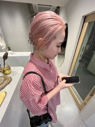 ショート ハイトーン/ ボブ 中村麟のヘアスタイル