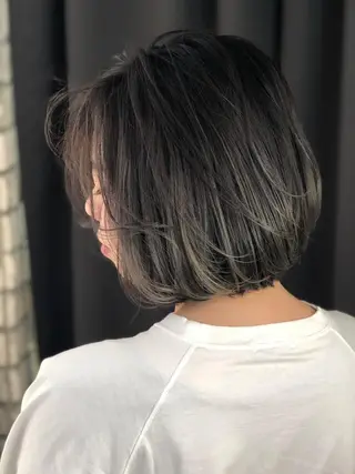 ミディアム カラー ORIKA 美容室のヘアスタイル