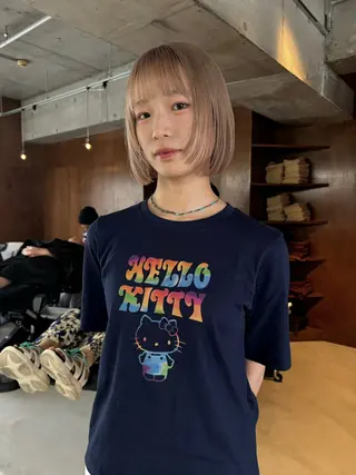 ショート カラー wewe: momoeのヘアスタイル