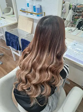 カラー ロング GLOSS❤︎ Harunaのヘアスタイル