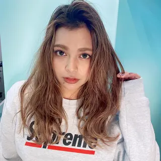 ロング カラー 岡野 静華のヘアスタイル