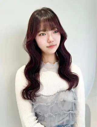 ロング カラー 伊藤 優里のヘアスタイル