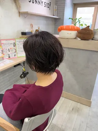 ショート カラー くせ毛と ショートカット美容師のヘアスタイル