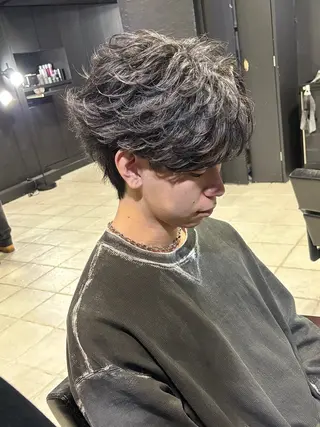 ショート パーマ メンズ 【フェザーパーマ】 【縮毛矯正】鶴田文のヘアスタイル