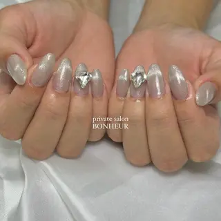 ネイル BONHEUR Annaのネイルデザイン