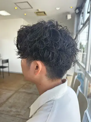 ショート パーマ メンズ 森本 光貴のヘアスタイル