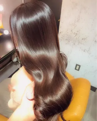 ミディアム カラー 🫧顔周りレイヤー/ ウルフ/縮毛/白倉のヘアスタイル