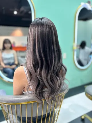 ロング カラー 新宿プルエクステ 【tsubura】のヘアスタイル