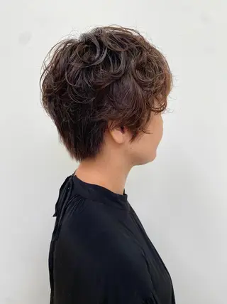 ショート カラー パーマ 🩵波巻き／ツイスパ HARU💎のヘアスタイル