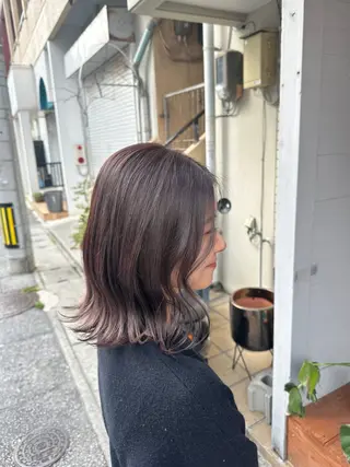 ミディアム miloc MOMOKAのヘアスタイル