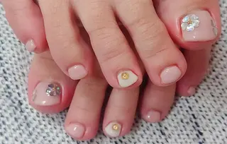 ネイル 🍒当日もOK🍒 𝑳𝑼𝑵𝑨花井のネイルデザイン