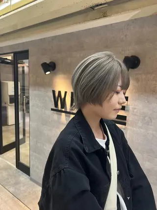 ショート アンダーバーホワイト 堺東店のヘアスタイル