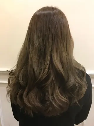 ロング カラー ひろせ かなのヘアスタイル