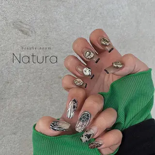 ネイル マツエク・マツパ アイブロウ beautyroom Naturaのネイルデザイン