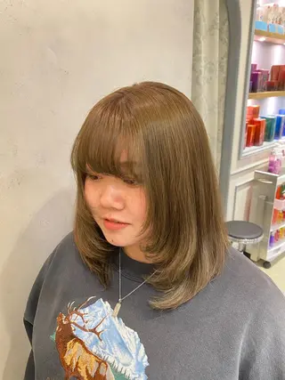 ミディアム カラー 池西 佳穂のヘアスタイル