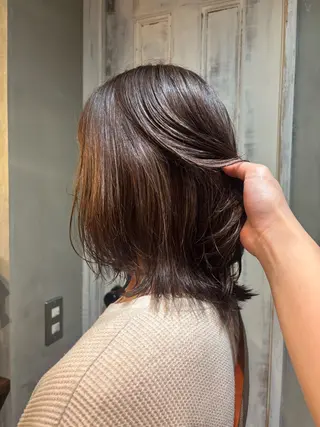 ミディアム カラー saya 🧸 カット/縮毛矯正のヘアスタイル