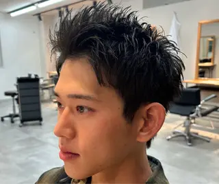 メンズ フェザーパーマ/韓国 /メンズカット/保立のヘアスタイル
