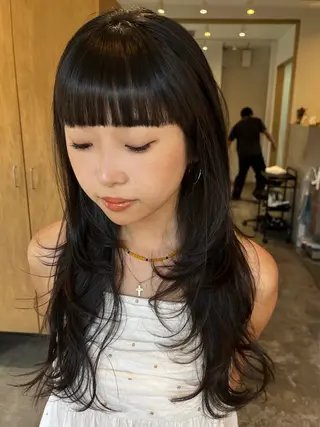 ロング YUI／レイヤー カット/透明感カラーのヘアスタイル