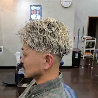 メンズ カラー B.B Cam's 西原店所属・金城 宏宜のヘアスタイル