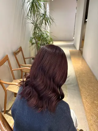 ミディアム まみ/暖色カラー /デザインカラーのヘアスタイル