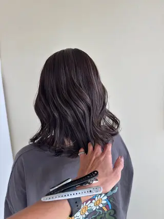 ミディアム カラー ハイライトカラー✨ グレージュ✨鎌倉光洋のヘアスタイル