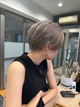 ショート ハイトーンボブ Mizuki.のヘアスタイル