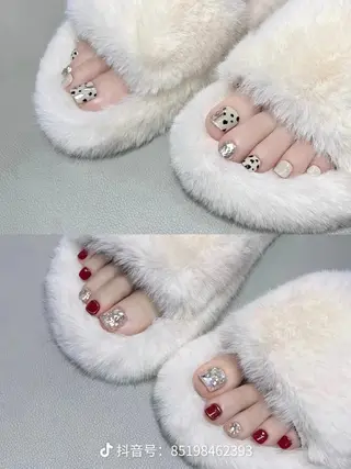 ミディアム Hanaai Salon新大久保店のネイルデザイン