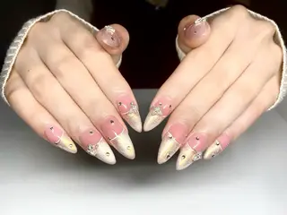 ネイル Hi Beauty 渋谷(ネイル、ハイパーナイフ6、脂肪れいきゃく、マッサージ＆エステサロン)所属・Hi beauty 渋谷のネイルデザイン