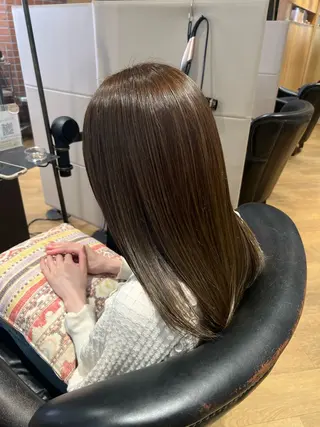 カラー 朝海 明華のヘアスタイル