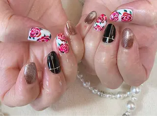 ネイル 手塚 里奈のネイルデザイン