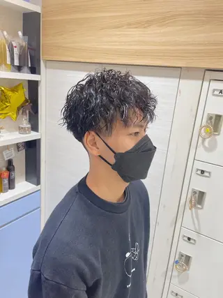 ショート パーマ メンズ 中嶋 紘夢のヘアスタイル