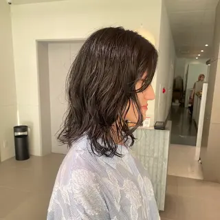 セミロング パーマ ブリーチ/レイヤー 🌻Mutsumiのヘアスタイル