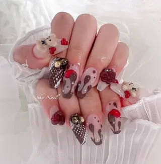 ネイル She_nail所属・ELSA_ Bellaのネイルデザイン