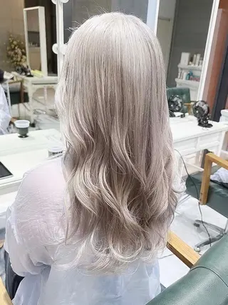 ロング ヘアアレンジ カラー 𝐑𝐈𝐍𝐊𝐀 🐷🖤のヘアスタイル