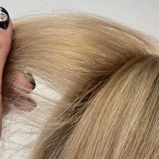 ショート カラー hair salon dot.tokyo color所属・MANAMI 🥀ウルフカットのヘアスタイル